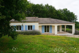 
                                                                                        Vente
                                                                                         Villa contemporaine de plain-pied avec piscine.