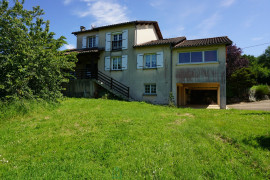 
                                                                                        Vente
                                                                                         Villa contemporaine nichée sur les hauteurs de la commune de Nontron .