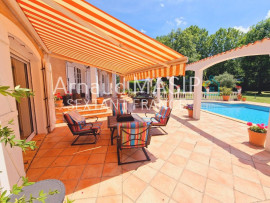 
                                                                                        Vente
                                                                                         VILLA DE STANDING 217m², GGE, TERRASSE, PISCINE, TERRAIN 4 207m²  