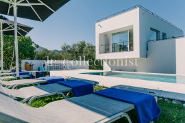 
                                                                                        Location de vacances
                                                                                         Villa Persephone