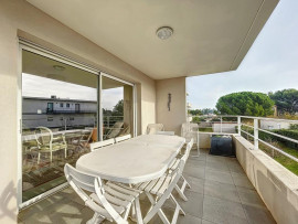 
                                                                                        Vente
                                                                                         Villeneuve Les Avignon, appartement T4 dernier étage, terrasses, parking