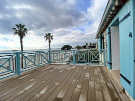 
                                                                                        Vente
                                                                                         Villeneuve Loubet - Maison les pieds dans l'eau