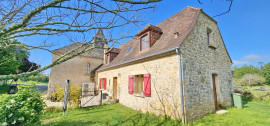 
                                                                                        Vente
                                                                                         15 km from Sarlat a 147m² house with 3 bedroom