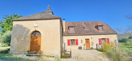 
                                                                                        Vente
                                                                                         15 km from Sarlat a 147m² house with 3 bedroom