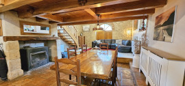 
                                                                                        Vente
                                                                                         15 km from Sarlat a 147m² house with 3 bedroom