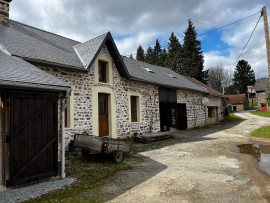 
                                                                                        Vente
                                                                                         2 maisons, 2 granges, avec 1 hectare 6646 m2