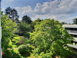 
                                                                                        Vente
                                                                                         4 pièce avec balcon en dernier étage PLEIN SUD