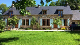 
                                                                                        Vente
                                                                                         A Voir! Maison en pierre, 6 chambres, piscine au sol, jardin 2016 m2