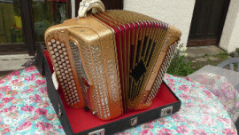 
                                                                                        Instrument de musique
                                                                                         ACCORDEON CHROMATIQUE PROFESSIONNEL CRUCIANELLI