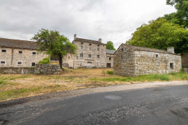 
                                                                                        Vente
                                                                                         Ancienne ferme de 880 m² au Val d'Arcomie (15)