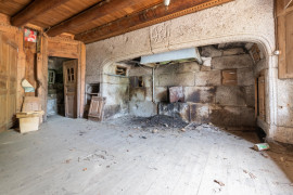 
                                                                                        Vente
                                                                                         Ancienne ferme de 880 m² au Val d'Arcomie (15)