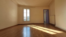 
                                                                                        Vente
                                                                                         Appartement 2 pièces lumineux, charme de l'ancien