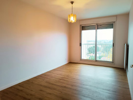 
                                                                                        Vente
                                                                                         Appartement 2 pièces + place parking privé + cave