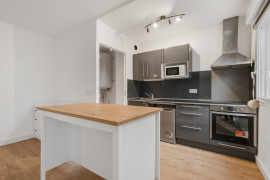 
                                                                                        Vente
                                                                                         Appartement 2 pièces, vient d être refait à neuf