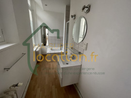 
                                                                                        Location
                                                                                         Appartement 3 chambres, centre ville