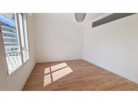 
                                                                                        Vente
                                                                                         Appartement  3 Pièce(s) 68 m²  à vendre