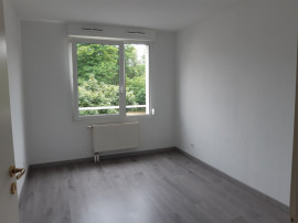 
                                                                                        Vente
                                                                                         appartement 3 pièces