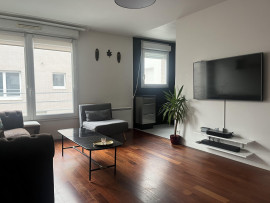 
                                                                                        Vente
                                                                                         Appartement 3 pièces, situé à 2 minutes de la l14