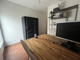 
                                                                                        Vente
                                                                                         Appartement 3 pièces, situé à 2 minutes de la l14