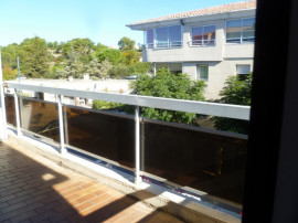 
                                                                                        Vente
                                                                                         Appartement 37 m2 + balcon. Centre de Roquefort