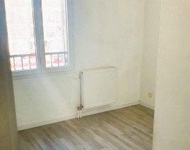 
                                                                                        Vente
                                                                                         Appartement 4 pièces - 82m2