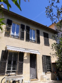 
                                                                                        Vente
                                                                                         Appartement 4 pièces dans maison Nice Côte d'Azur