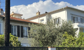 
                                                                                        Vente
                                                                                         Appartement 4 pièces dans maison Nice Côte d'Azur