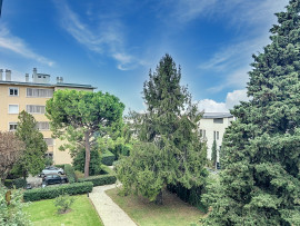 
                                                                                        Location
                                                                                         Appartement 4 pièces meublé au calme à Cimiez