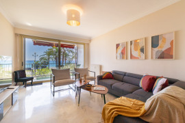 
                                                                                        Vente
                                                                                         Appartement 4 pieces vue mer promenade des anglais 133m2 avec terrasse