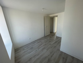 
                                                                                        Location
                                                                                         Appartement F4 lumineux de 70mètres carrés