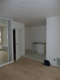 
                                                                                        Location
                                                                                         Appartement à 50 m du metro