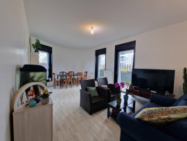 
                                                                                        Vente
                                                                                         Appartement contemporain baigné de lumière