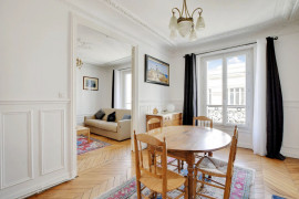 
                                                                                        Location
                                                                                         Appartement cosy et chaleureux au coeur du 10ème