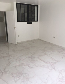 
                                                                                        Location
                                                                                         Appartement de 3 pièces avec terrasse 1360€