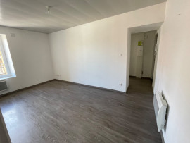 
                                                                                        Location
                                                                                         Appartement F2 lumineux de 43mètres carrés