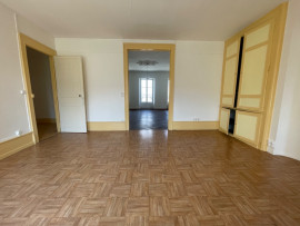 
                                                                                        Location
                                                                                         Appartement F4 lumineux de 120m²