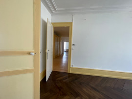 
                                                                                        Location
                                                                                         Appartement F4 lumineux de 120m²