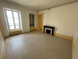 
                                                                                        Location
                                                                                         Appartement F4 lumineux de 120m²