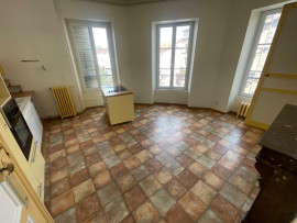 
                                                                                        Location
                                                                                         Appartement F4 lumineux de 120m²