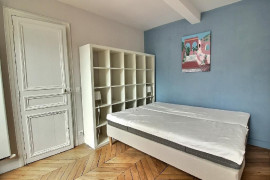 
                                                                                        Location
                                                                                         Appartement Haussmanien meublé , deux chambres