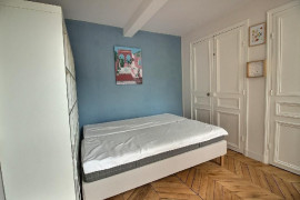 
                                                                                        Location
                                                                                         Appartement Haussmanien meublé , deux chambres