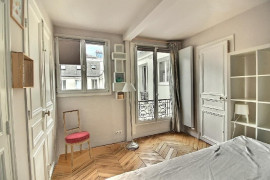 
                                                                                        Location
                                                                                         Appartement Haussmanien meublé , deux chambres