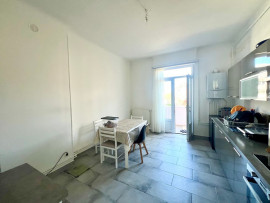 
                                                                                        Vente
                                                                                         Appartement lumineux avec Balcon et Garage