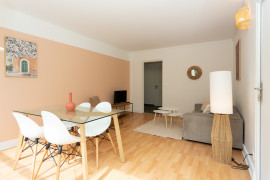 
                                                                                        Colocation
                                                                                         Appartement lumineux entièrement rénové de 81 m2 avec balcon filant. Il se situe à 13 minutes à pieds de la gare Cergy-Préfecture.