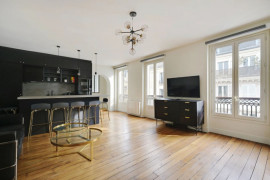 
                                                                                        Location
                                                                                         Appartement lumineux et calme entièrement rénové