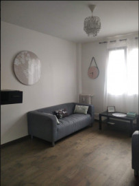 
                                                                                        Location
                                                                                         Appartement lumineux tout confort