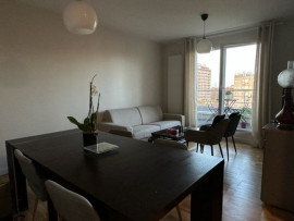 
                                                                                        Location
                                                                                         Appartement meublé 3 pièces, dans un immeuble neuf