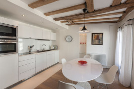 
                                                                                        Location
                                                                                         Appartement meublé au cœur de St Germain des Prés