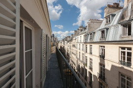 
                                                                                        Location
                                                                                         Appartement meublé au cœur de St Germain des Prés