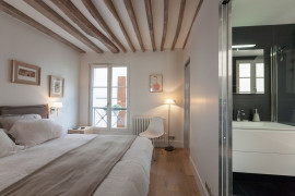 
                                                                                        Location
                                                                                         Appartement meublé au cœur de St Germain des Prés